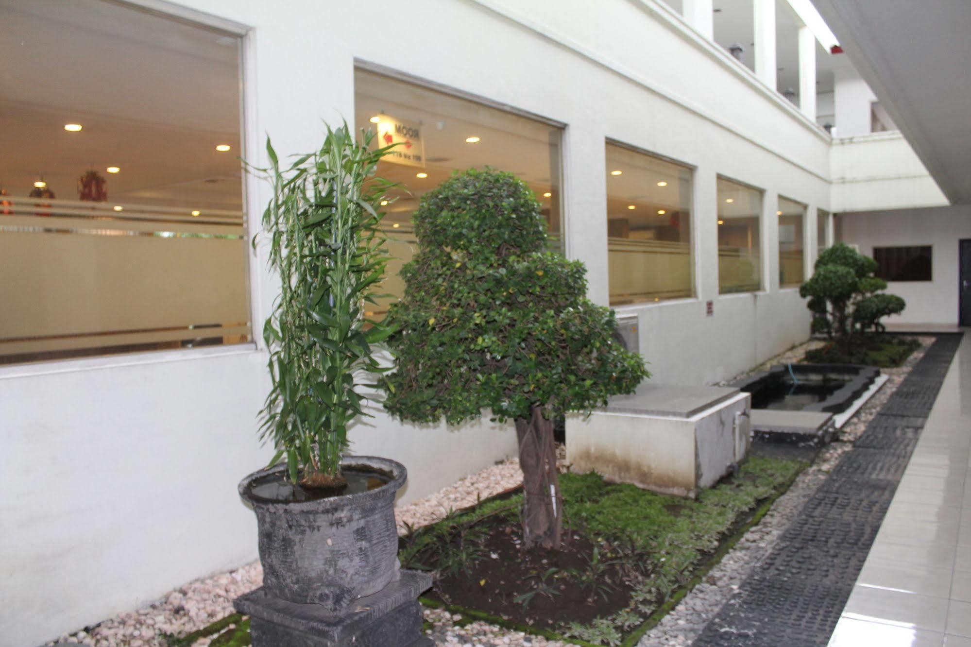 Hotel Sinar 3 Sedati Exterior foto
