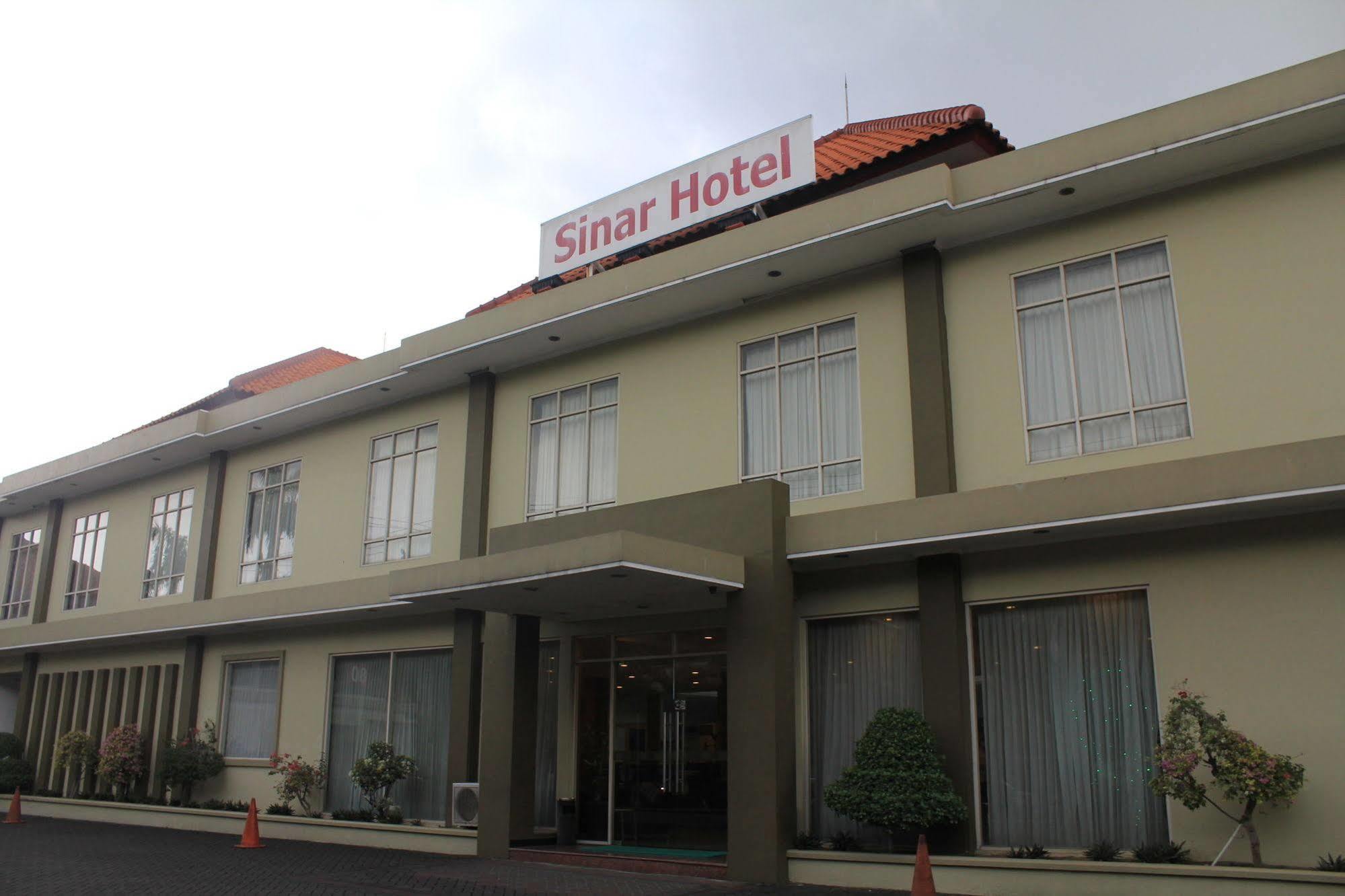 Hotel Sinar 3 Sedati Exterior foto
